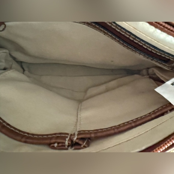 Y2K Cottage-core brown and multicolored woven hand bag. - Picture 4 of 4